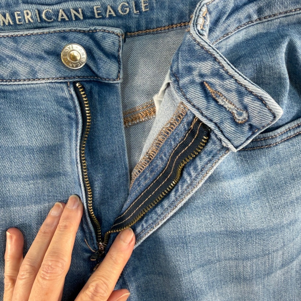 American Eagle 12 Super High Rise Baggy Wide Leg Cargo Stretch Jeans Light Blue - Picture 7 of 16